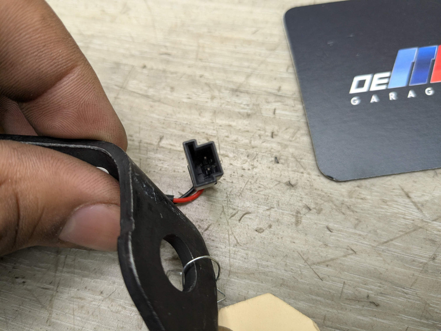 OEM BMW G20 G22 G26 G80 G82 M3 M4 Rear Left Driver Seatbelt Seat Belt Buckle