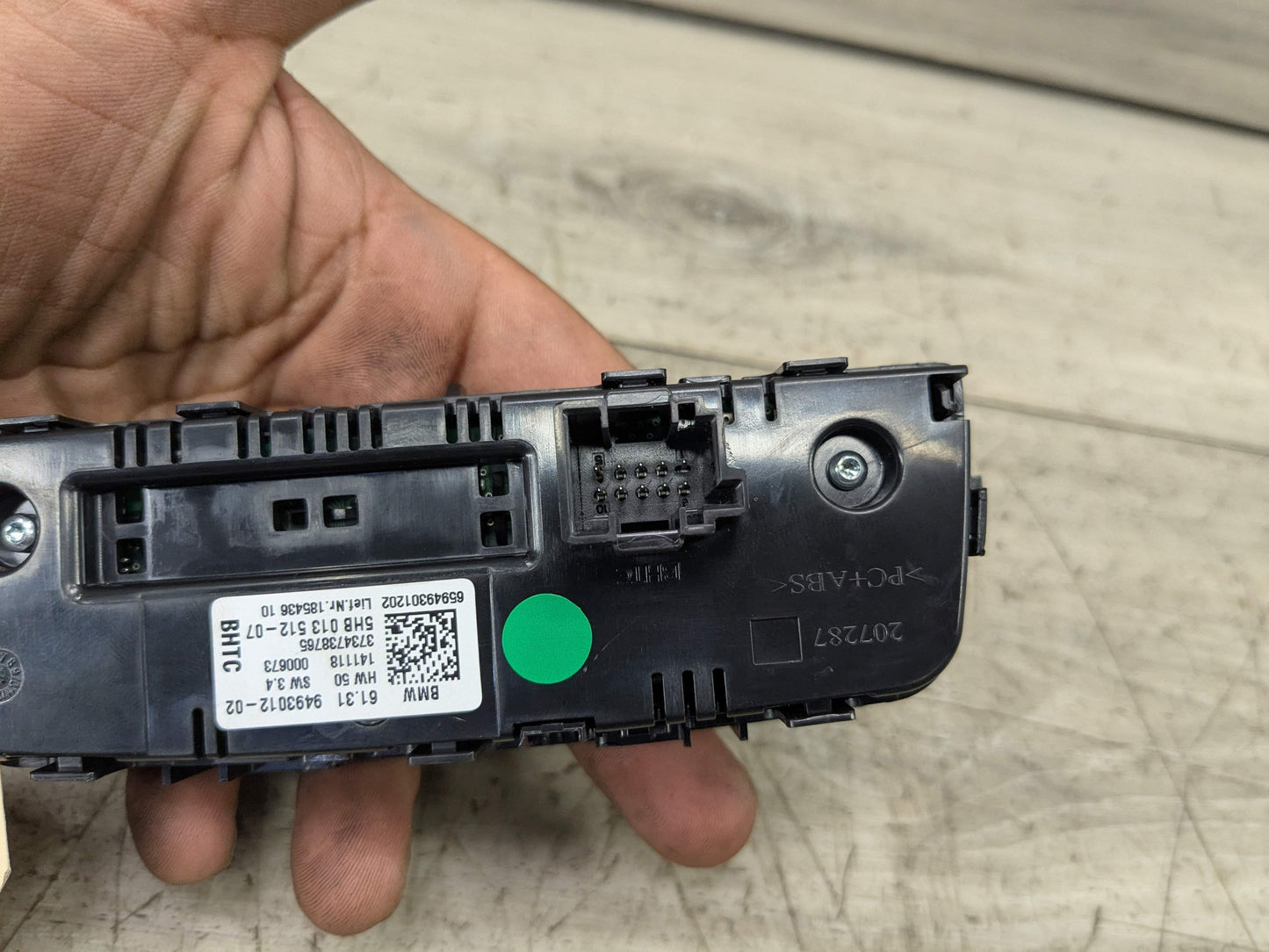 OEM BMW G20 G22 G23 G26 G80 G82 G83 Rear AC Air Climate Control Switch Module