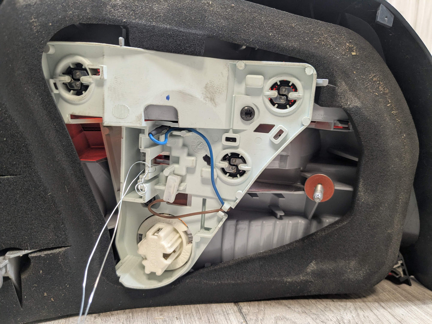 07-10 OEM BMW E93 328 335 M3 CONVERTIBLE Rear Right Passenger Outer Tail Light