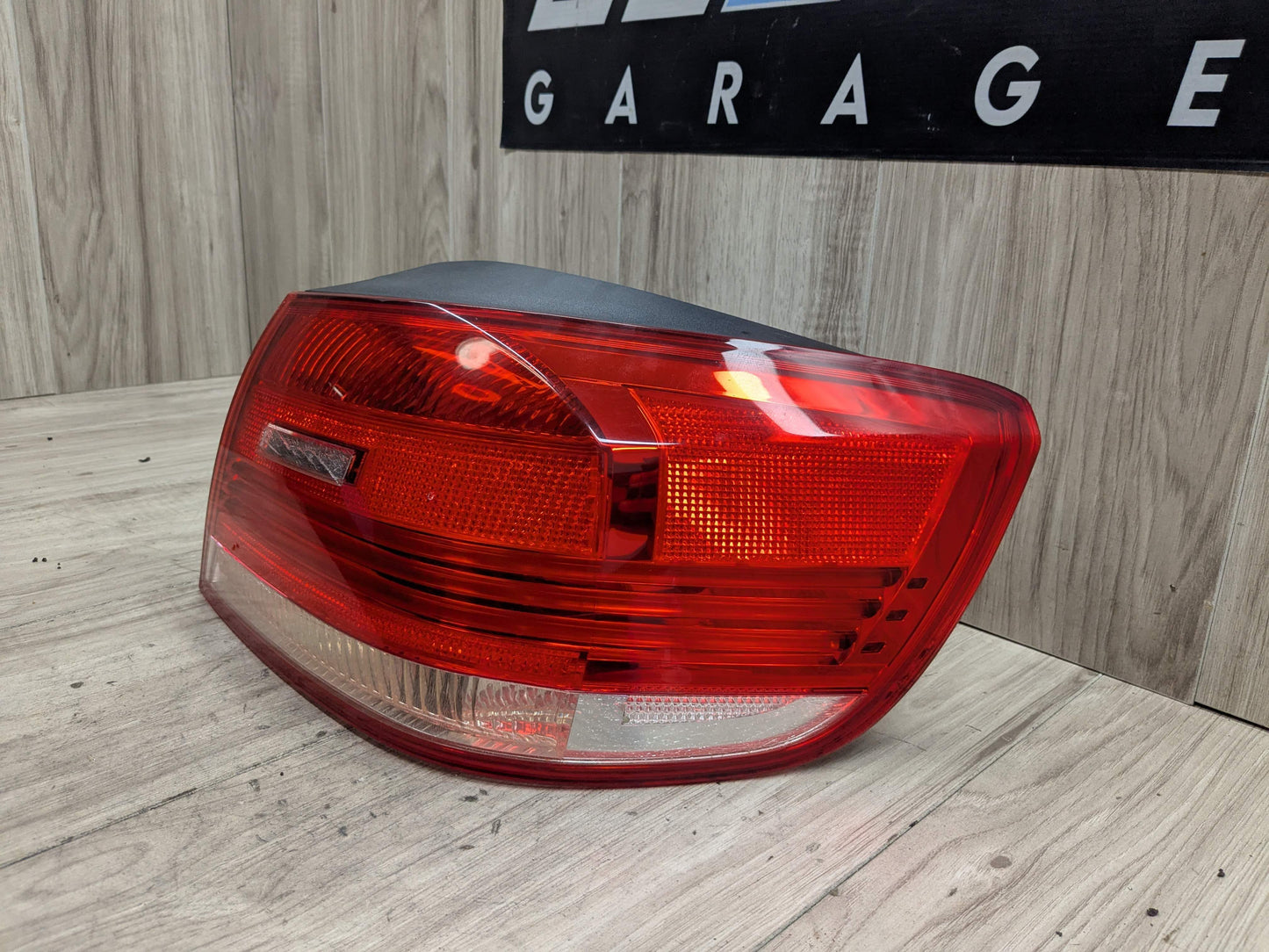 07-10 OEM BMW E93 328 335 M3 CONVERTIBLE Rear Right Passenger Outer Tail Light
