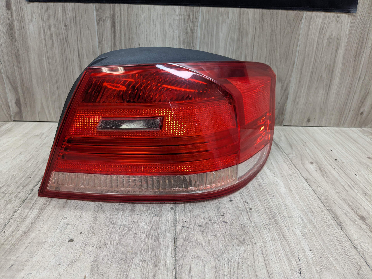 07-10 OEM BMW E93 328 335 M3 CONVERTIBLE Rear Right Passenger Outer Tail Light