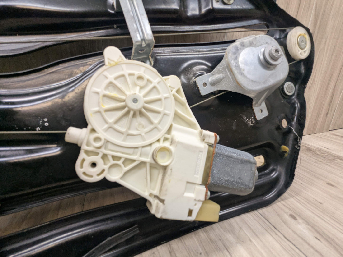 07-13 OEM BMW E93 328 335 M3 Rear Right Passenger Side Window Lift Regulator