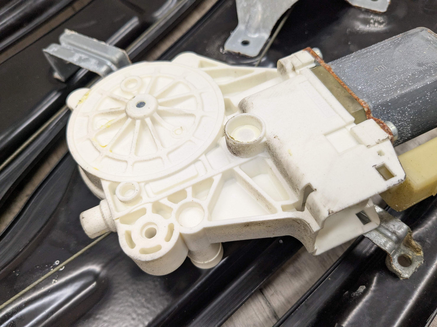 07-13 OEM BMW E93 328 335 M3 Rear Right Passenger Side Window Lift Regulator