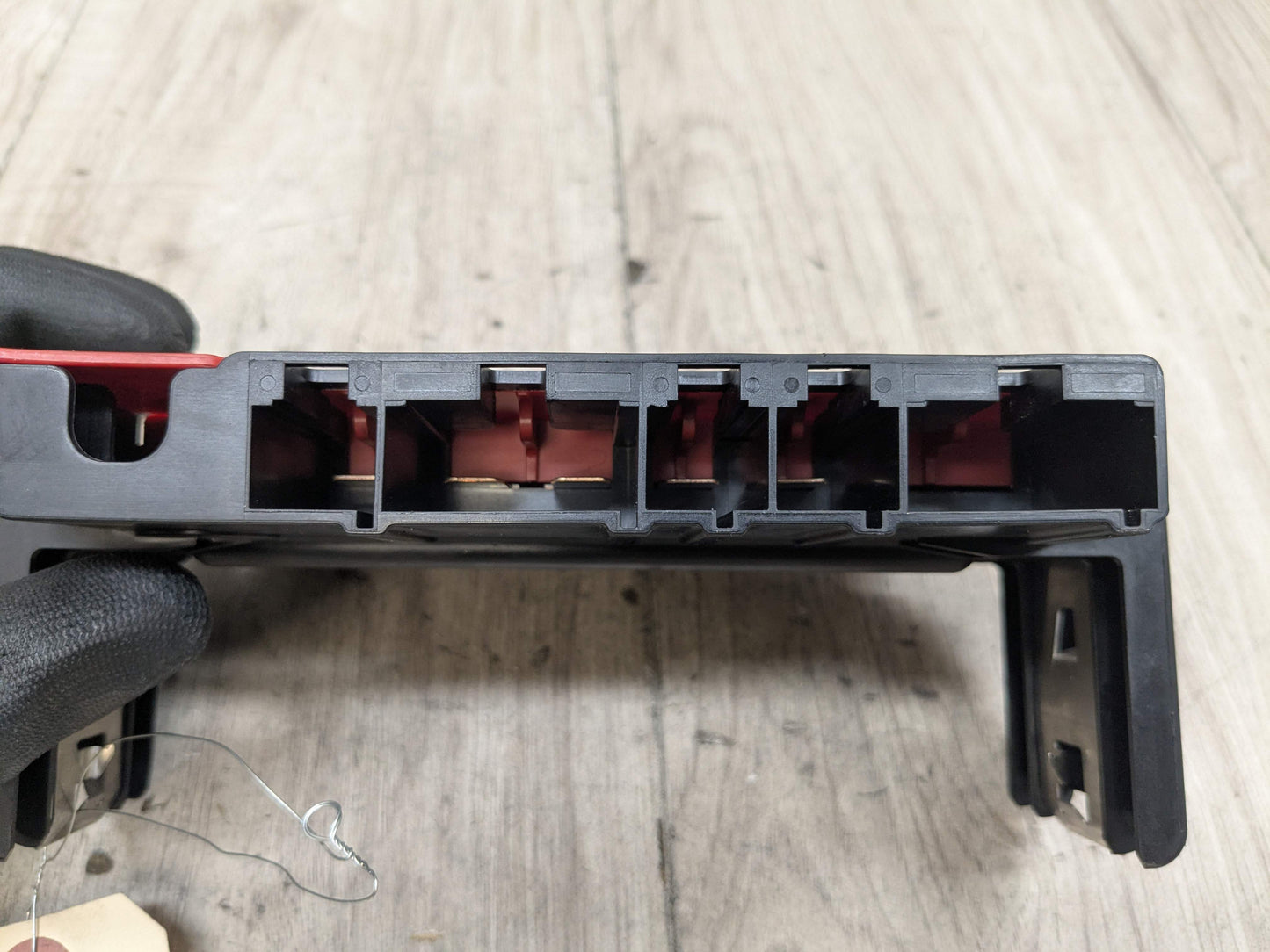 OEM BMW E82 E88 E90 E92 Battery Power Junction Distribution Fuse Box Voltage