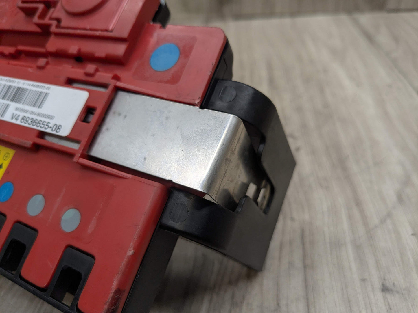 OEM BMW E82 E88 E90 E92 Battery Power Junction Distribution Fuse Box Voltage