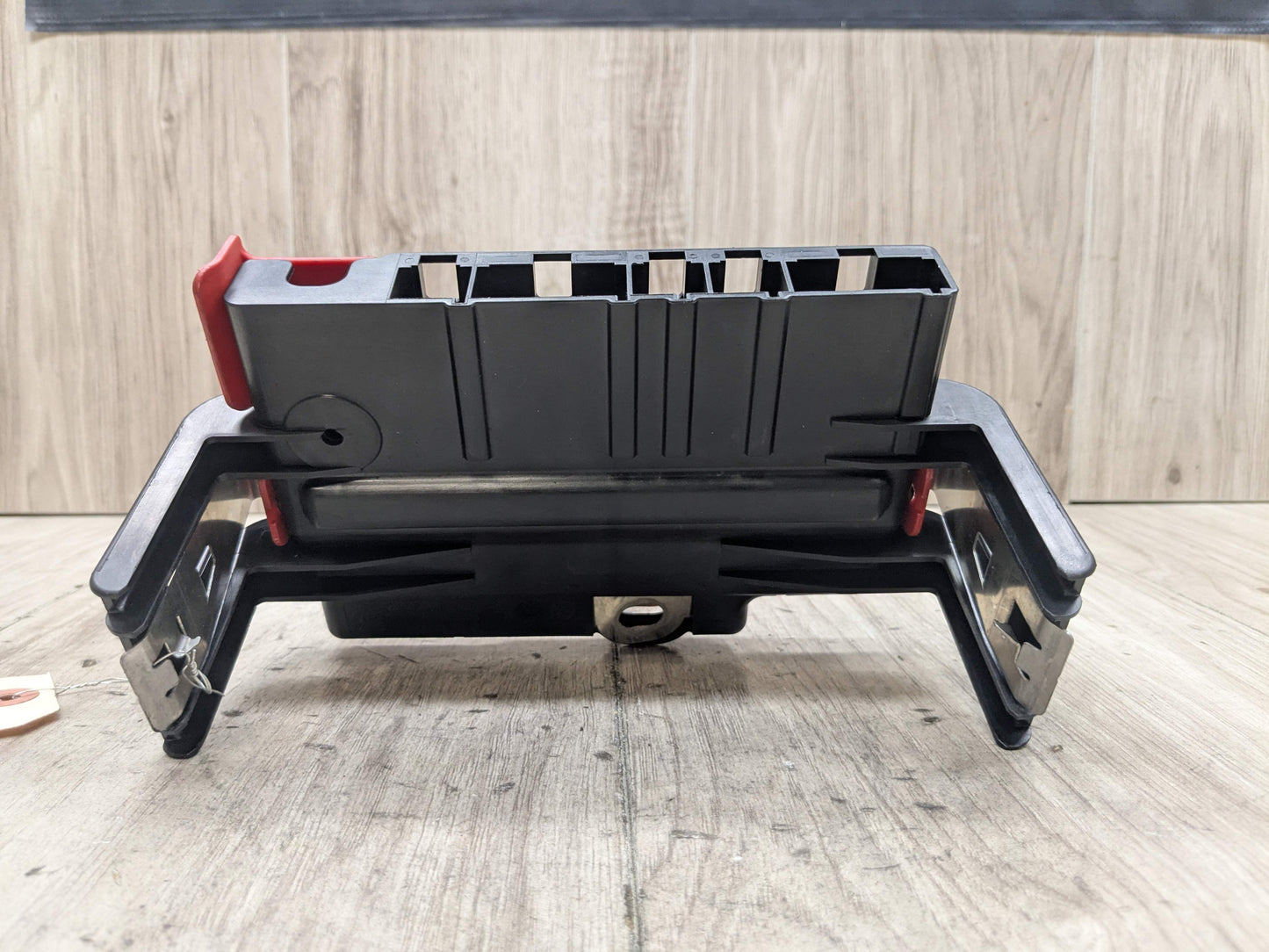 OEM BMW E82 E88 E90 E92 Battery Power Junction Distribution Fuse Box Voltage