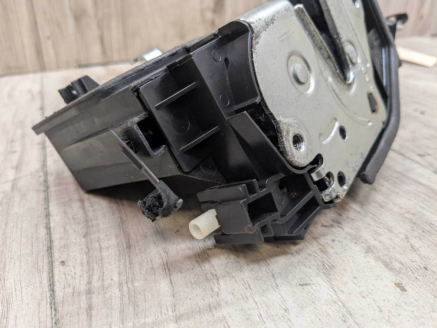 OEM BMW E82 E90 F23 F30 F32 E60 F01 M4 X6 REAR RIGHT Door Lock Latch Actuator