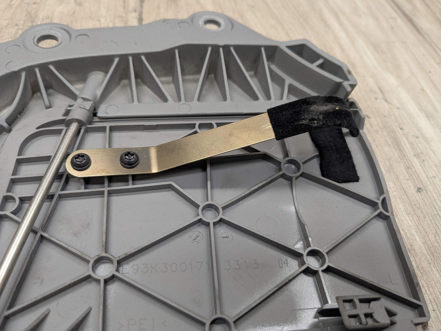 07-13 OEM BMW E93 328 335 M3 Left Driver Convertible Folding Top Hinge Flap Gray