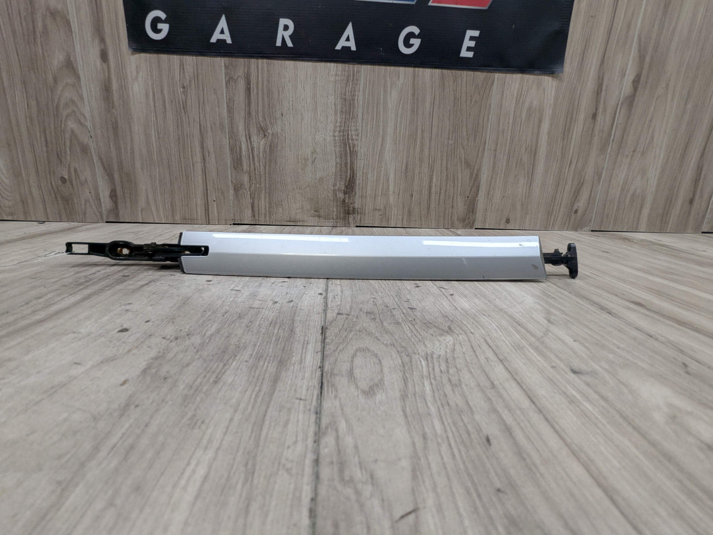 OEM BMW E93 335 M3 F33 F83 M4 Convertible Roof Top Hinge Cover Right Silver