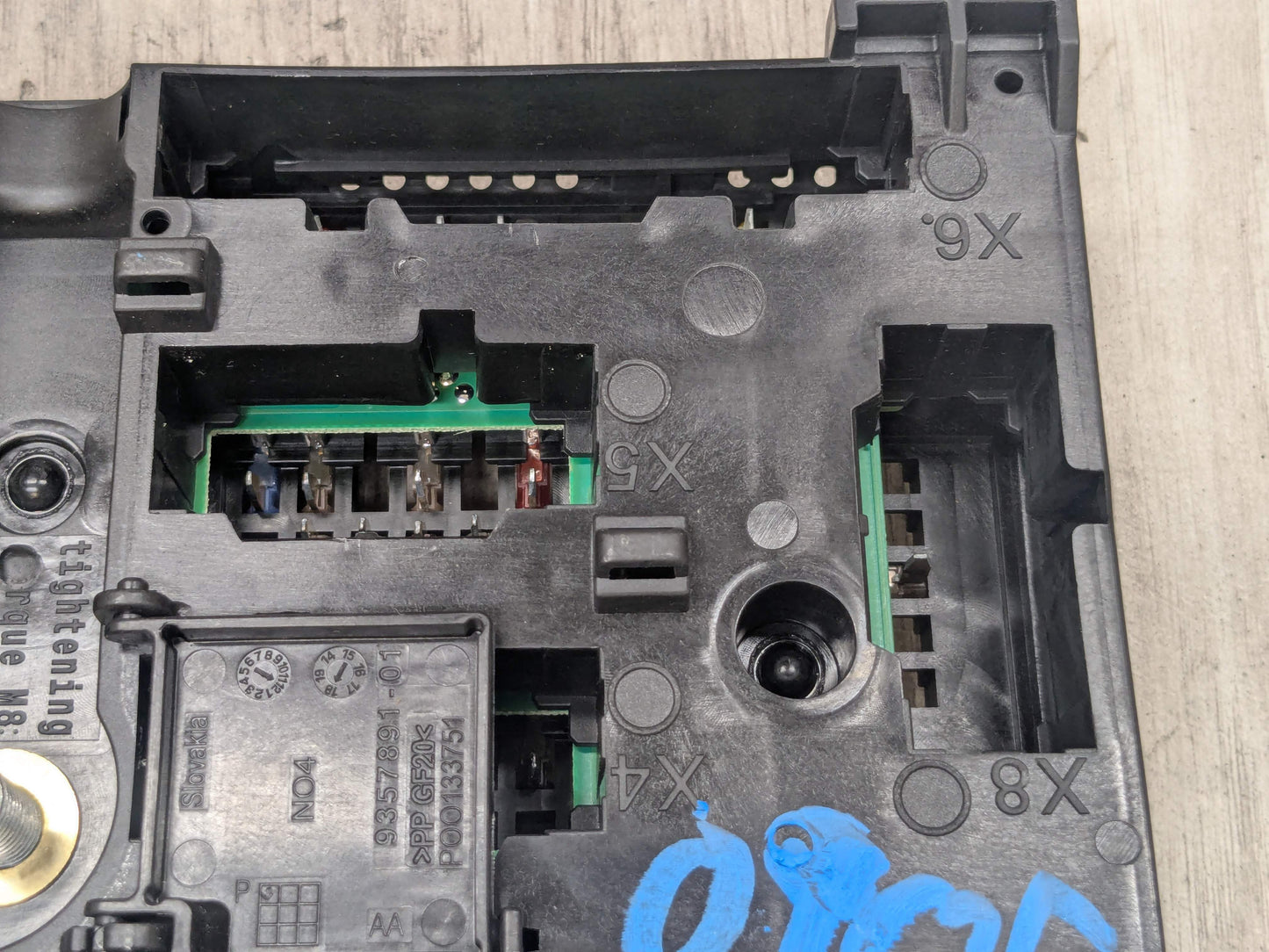 OEM BMW G20 330 M340 Rear Battery Power Distribution Fuse Relay Junction Box