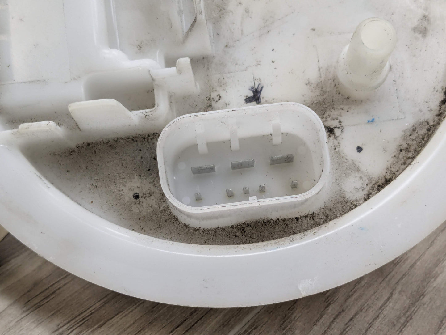 OEM BMW G20 G22 G23 G26 G42 330 M340 430 M440 Gas Tank Mounted Sending Fuel Pump