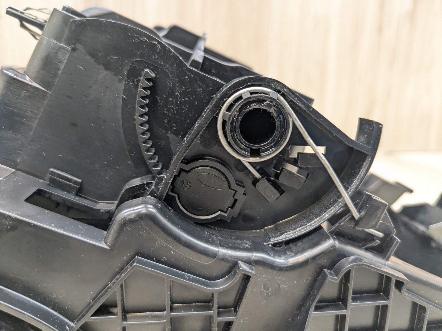 OEM BMW G20 G22 G23 330 M340 430 M440 Center Console Storage Cup Holder