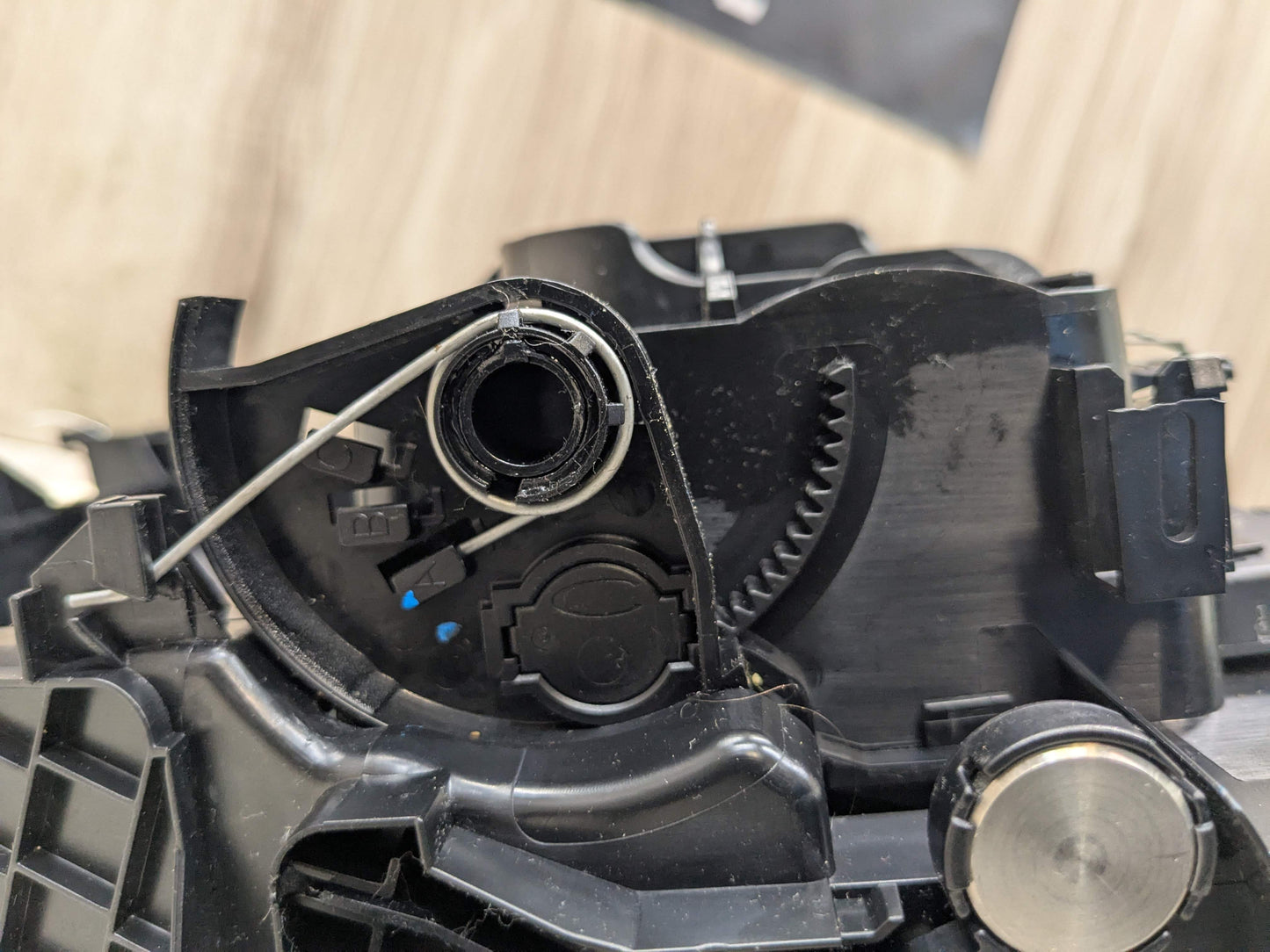 OEM BMW G20 G22 G23 330 M340 430 M440 Center Console Storage Cup Holder