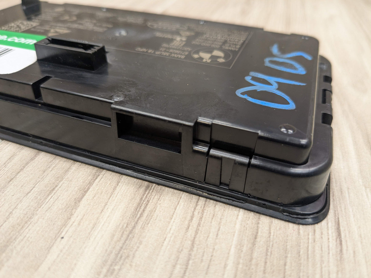 OEM BMW G20 G22 G23 G26 G80 M3 Center Console Storage NFC Car Wireless