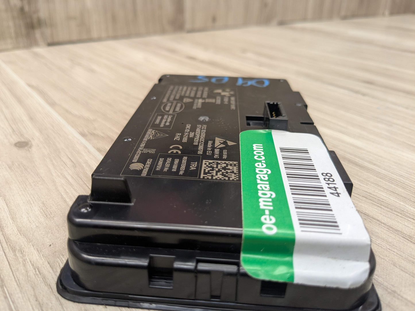 OEM BMW G20 G22 G23 G26 G80 M3 Center Console Storage NFC Car Wireless