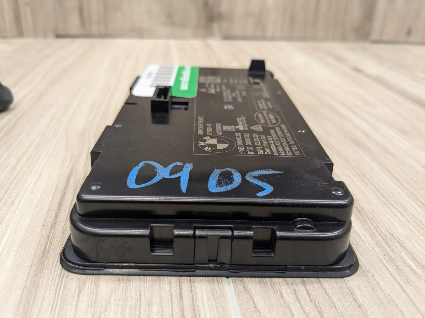 OEM BMW G20 G22 G23 G26 G80 M3 Center Console Storage NFC Car Wireless