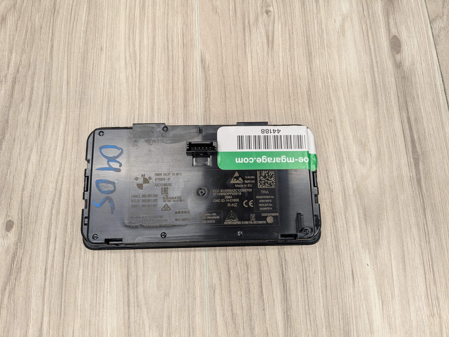 OEM BMW G20 G22 G23 G26 G80 M3 Center Console Storage NFC Car Wireless