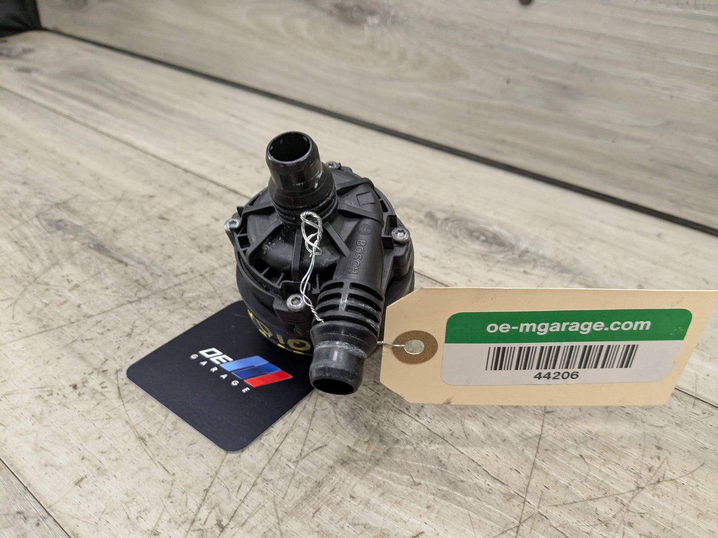 *OEM BMW G01 G05 G20 G22 G30 G42 G80 G82 G83 M3 M4 Engine Auxiliary Water Pump