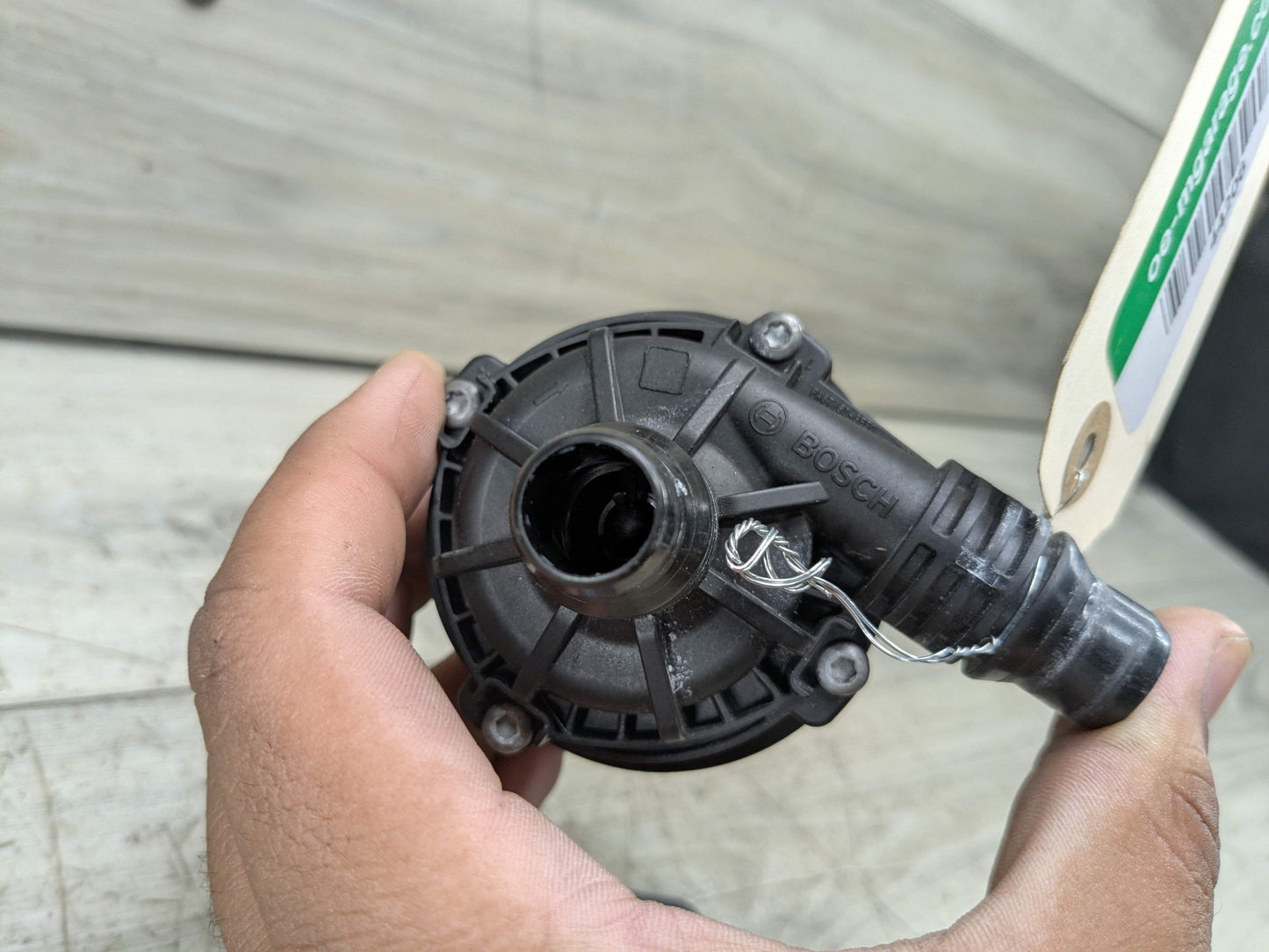 *OEM BMW G01 G05 G20 G22 G30 G42 G80 G82 G83 M3 M4 Engine Auxiliary Water Pump