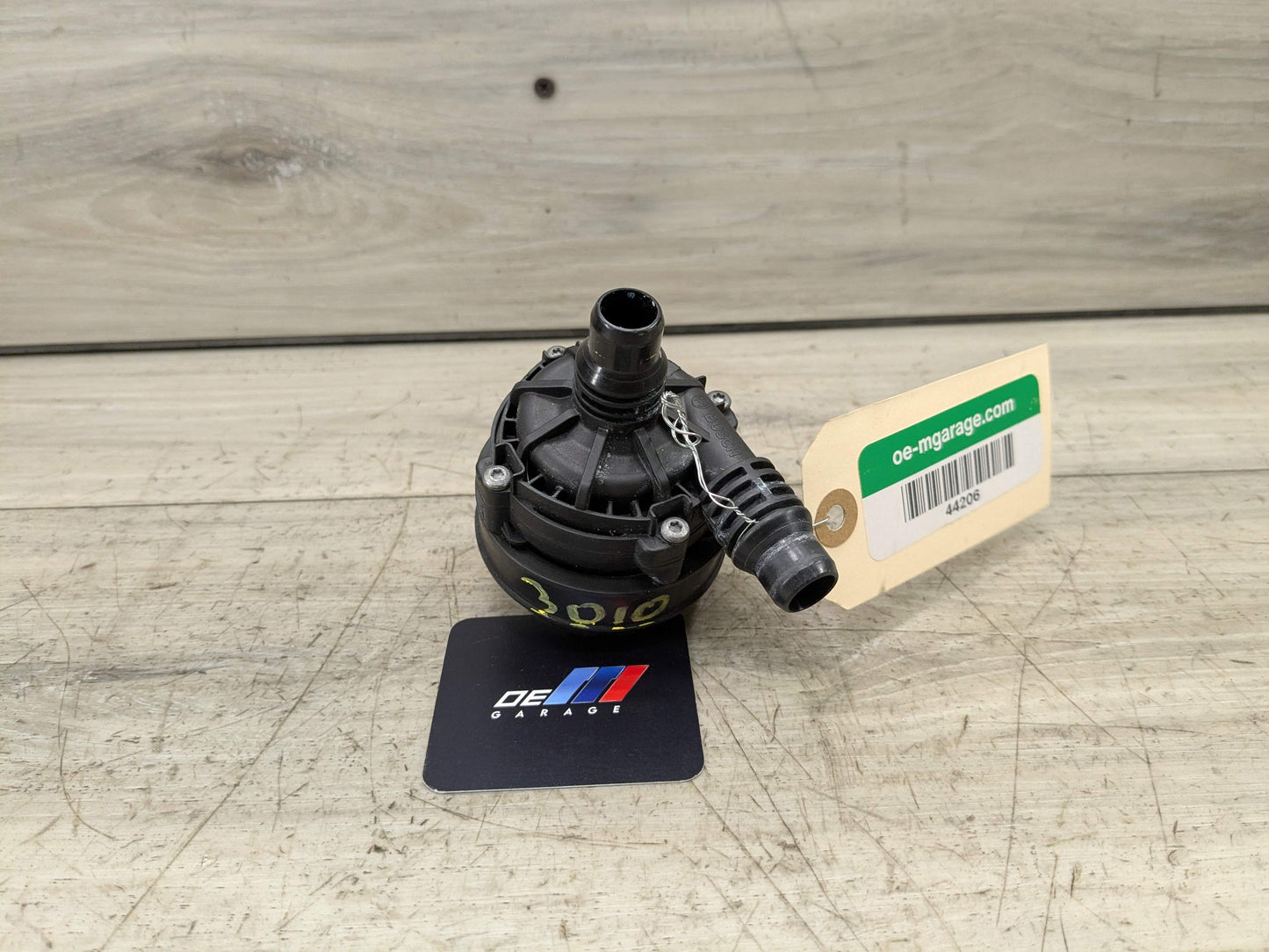 *OEM BMW G01 G05 G20 G22 G30 G42 G80 G82 G83 M3 M4 Engine Auxiliary Water Pump