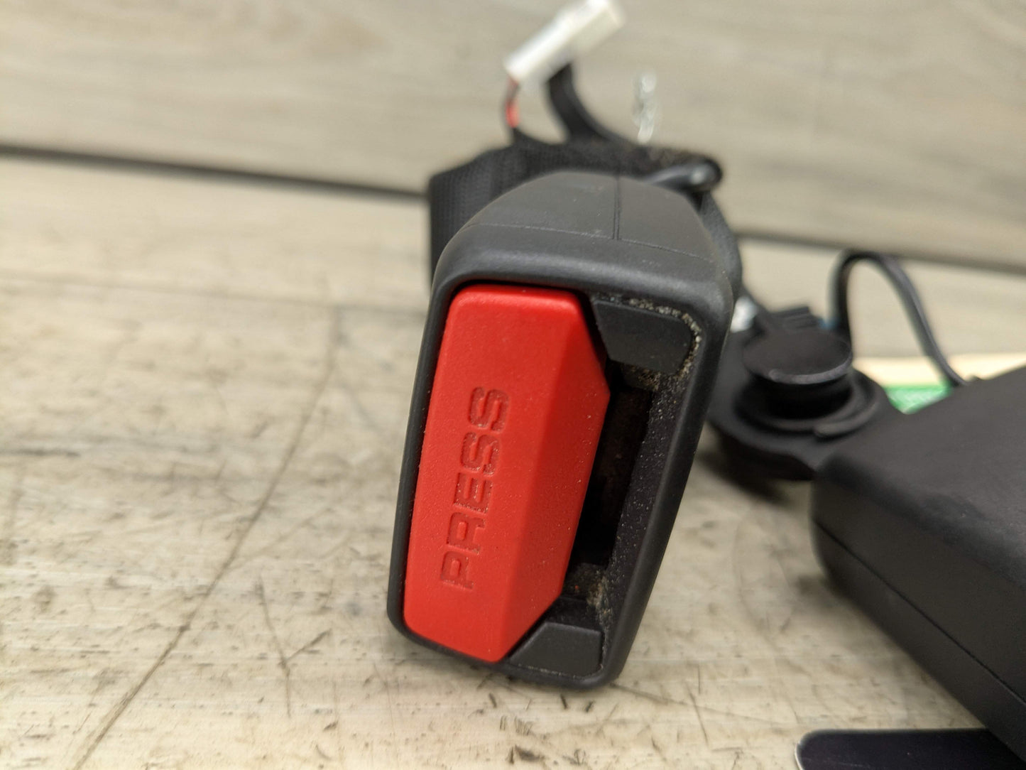 OEM BMW G20 G22 G26 G80 G82 M3 M4 Rear Right Passenger Seatbelt Seat Belt Buckle