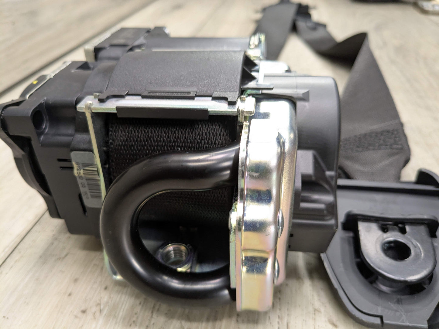 OEM BMW G20 G80 330 M340 M3 Front Right Passenger Seat Belt Seatbelt Retractor