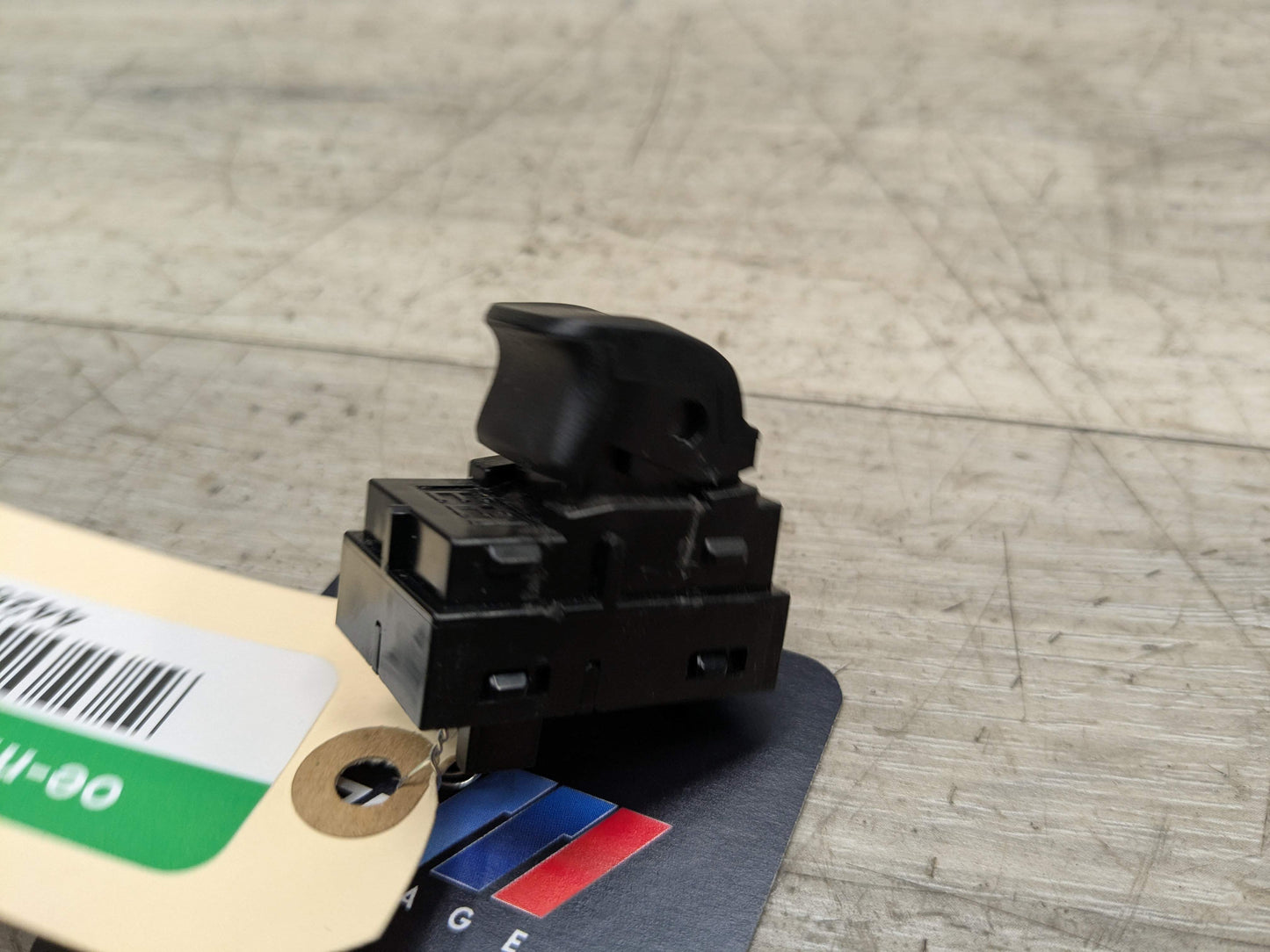 OEM BMW F90 F97 G01 G05 G20 G30 Trunk Lid Liftgate Open Release Switch Button