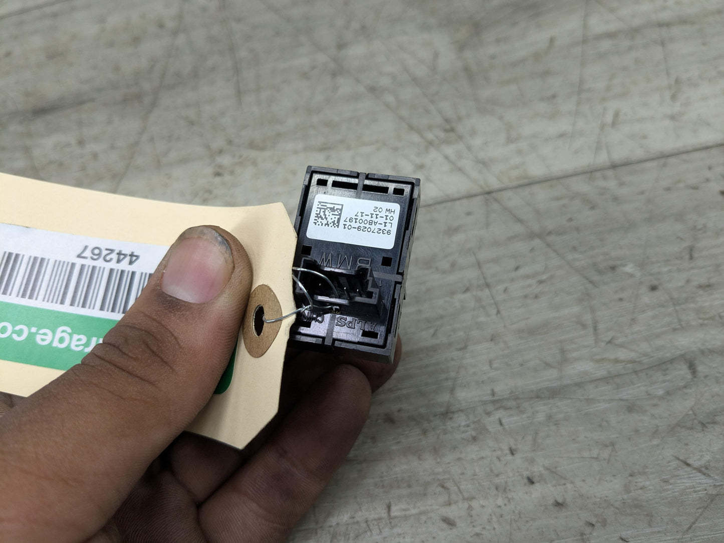 OEM BMW F90 F97 G01 G05 G20 G30 Trunk Lid Liftgate Open Release Switch Button