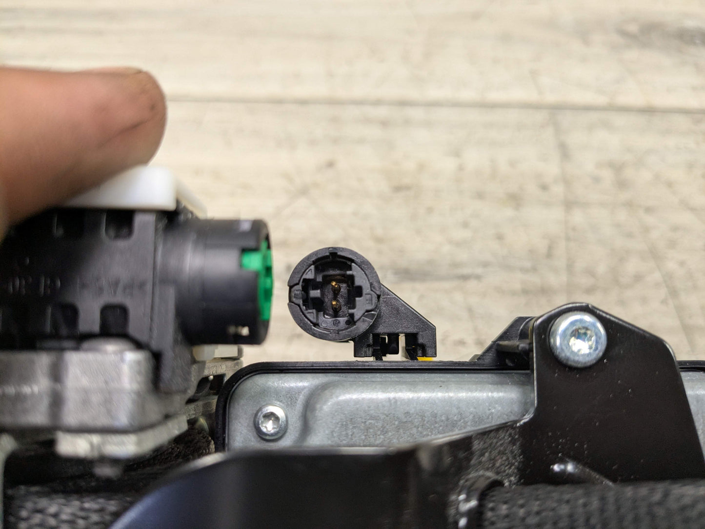 OEM BMW F97 G01 G02 X3 X4 Front Right Passenger Side Seat Belt Retractor