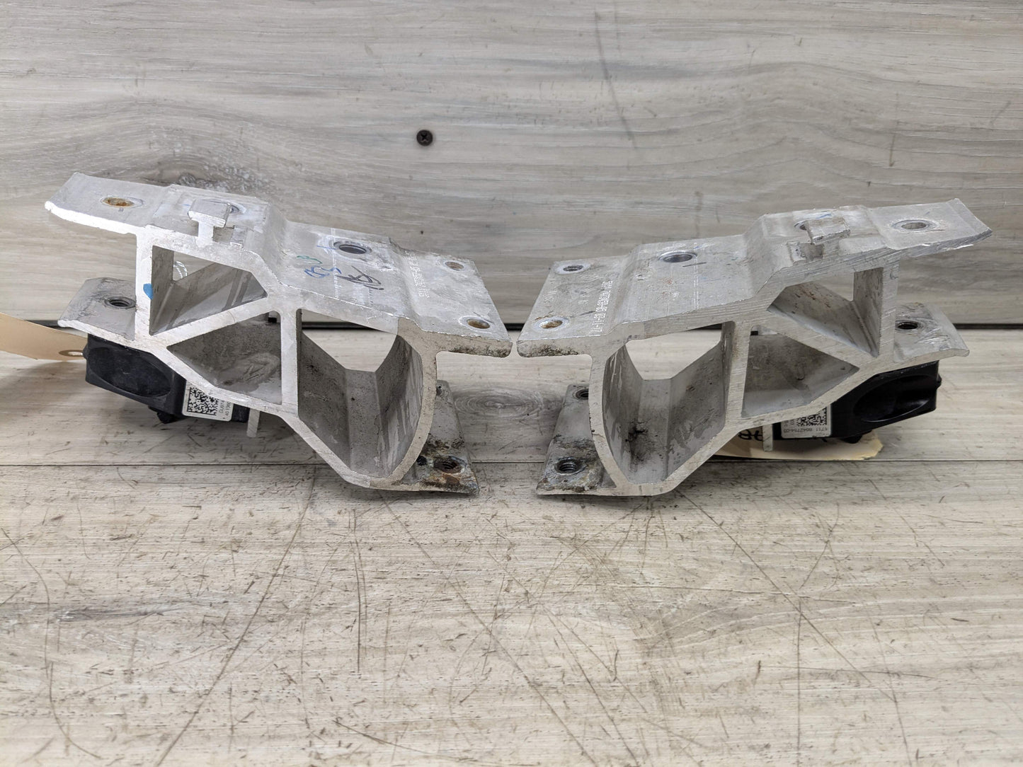 18-24 OEM BMW F97 F98 G01 G02 G05 Radiator Mount Support Bracket Left Right SET