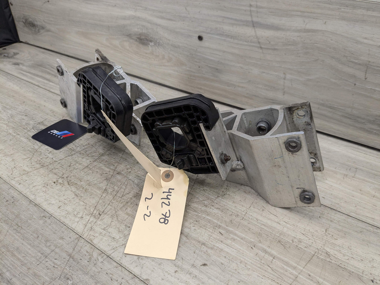 18-24 OEM BMW F97 F98 G01 G02 G05 Radiator Mount Support Bracket Left Right SET