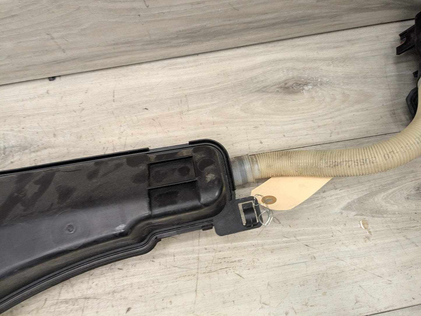 OEM BMW F97 F97 X3 X4 X3M X4M Windshield Wipe Washer Bottle Tank Reservoir