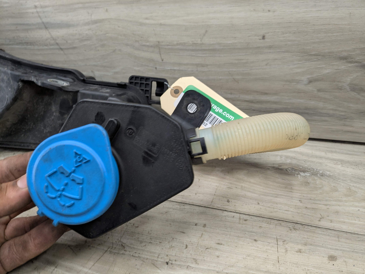 OEM BMW F97 F97 X3 X4 X3M X4M Windshield Wipe Washer Bottle Tank Reservoir