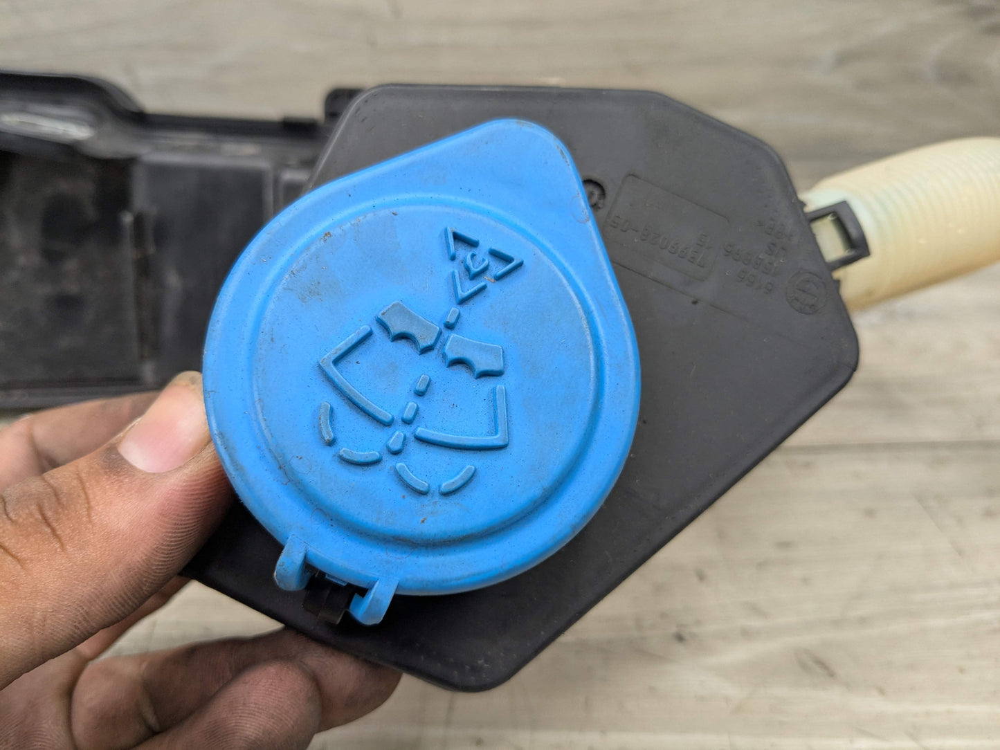 OEM BMW F97 F97 X3 X4 X3M X4M Windshield Wipe Washer Bottle Tank Reservoir