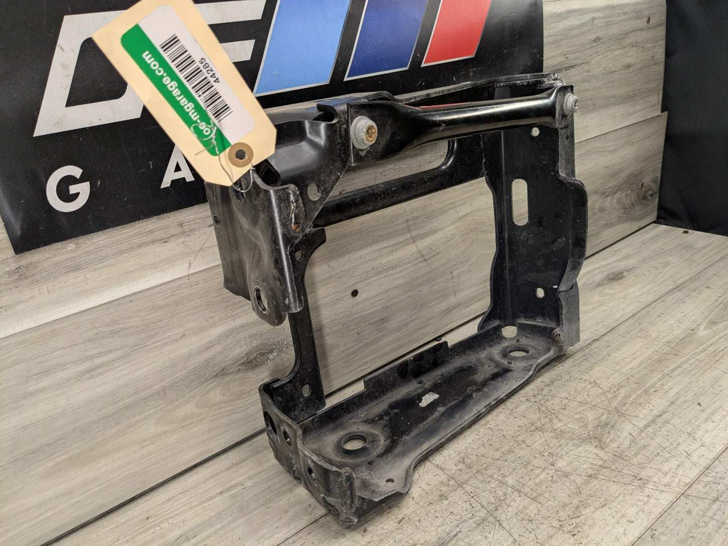 OEM BMW G01 G02 F97 X3 X4 Front Right Passenger Radiator Reinforcement Bracket