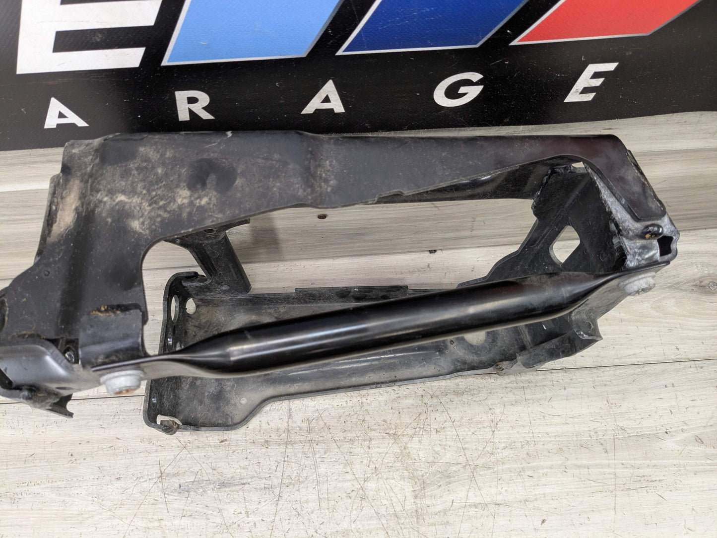 OEM BMW G01 G02 F97 X3 X4 Front Right Passenger Radiator Reinforcement Bracket