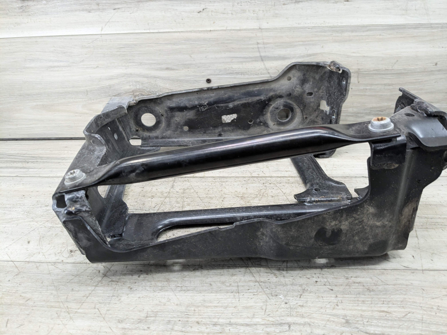 OEM BMW G01 G02 F97 X3 X4 Front Right Passenger Radiator Reinforcement Bracket
