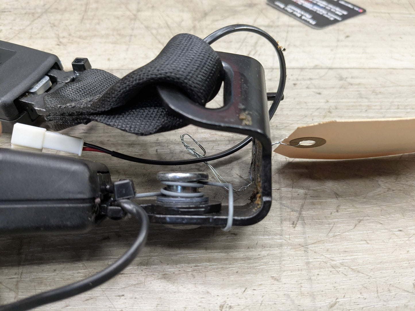 OEM BMW G01 G02 F97 F98 X3 REAR Right Passenger Side SeatBelt Seat Belt Buckle