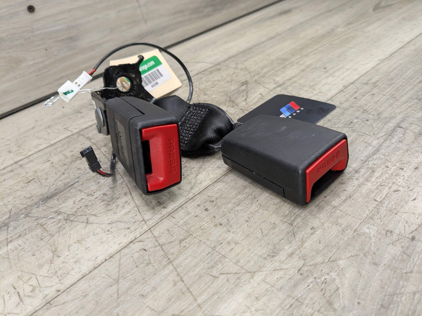 OEM BMW G01 G02 F97 F98 X3 REAR Right Passenger Side SeatBelt Seat Belt Buckle