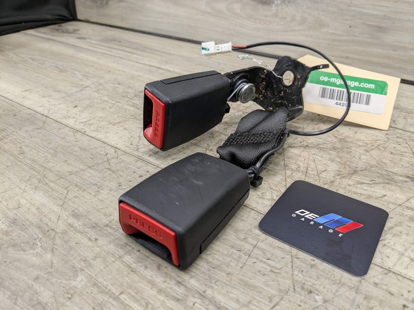 OEM BMW G01 G02 F97 F98 X3 REAR Right Passenger Side SeatBelt Seat Belt Buckle