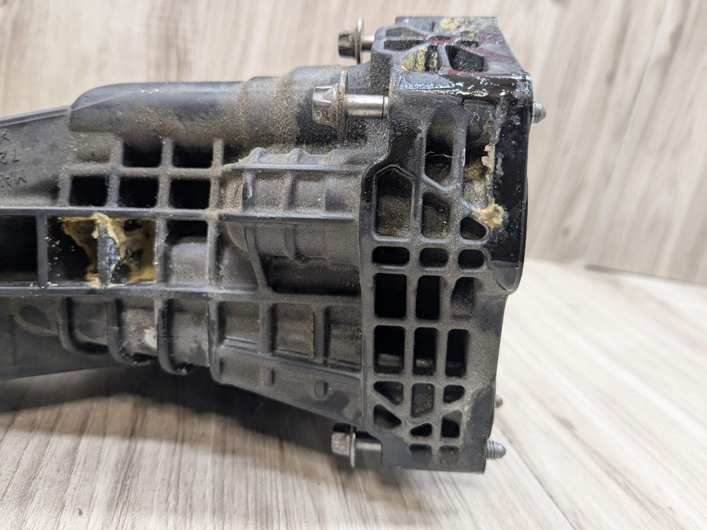 OEM BMW G01 G20 G22 G23 G26 G30 G42 330 430 X3 Engine B46 B48 Oil Filter Housing