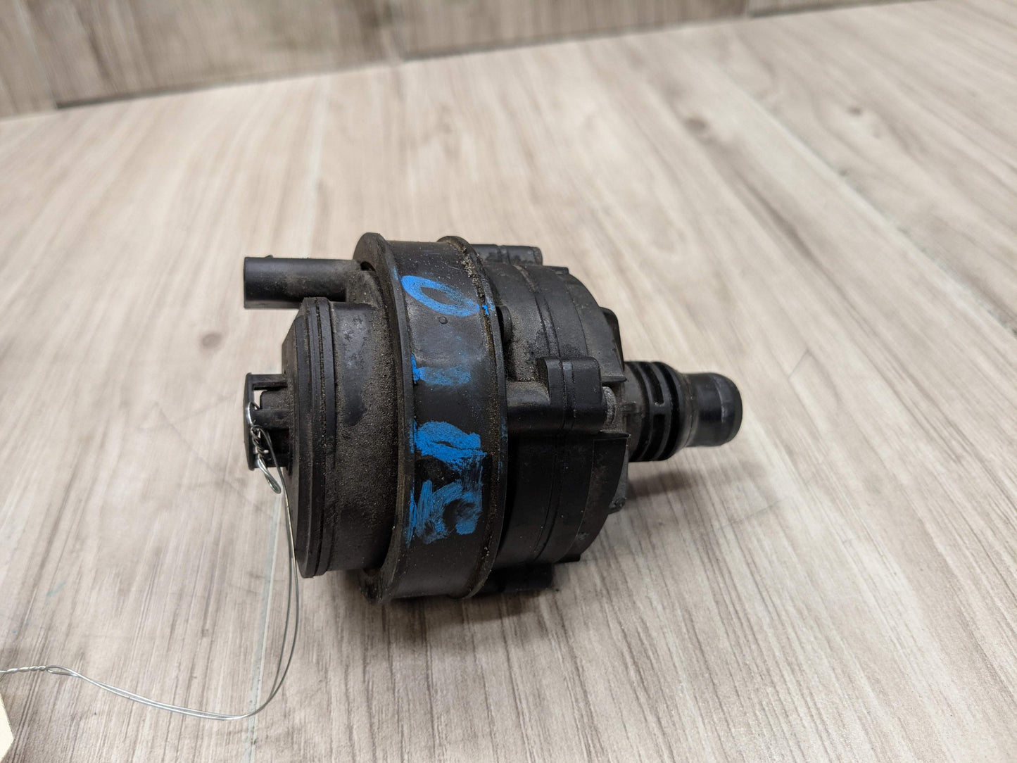 *OEM BMW G01 G05 G20 G22 G30 G42 G80 G82 G83 M3 M4 Engine Auxiliary Water Pump