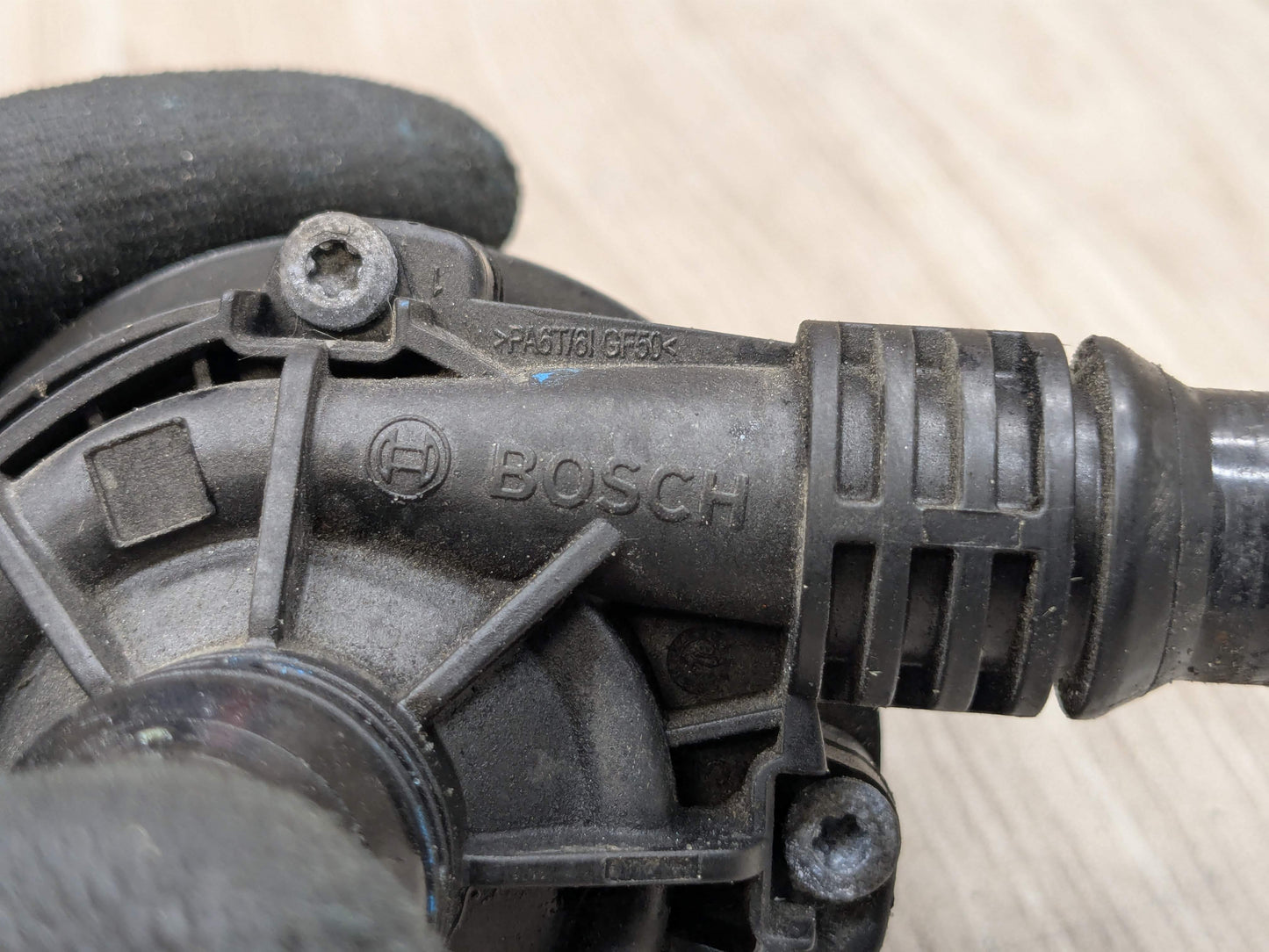 *OEM BMW G01 G05 G20 G22 G30 G42 G80 G82 G83 M3 M4 Engine Auxiliary Water Pump