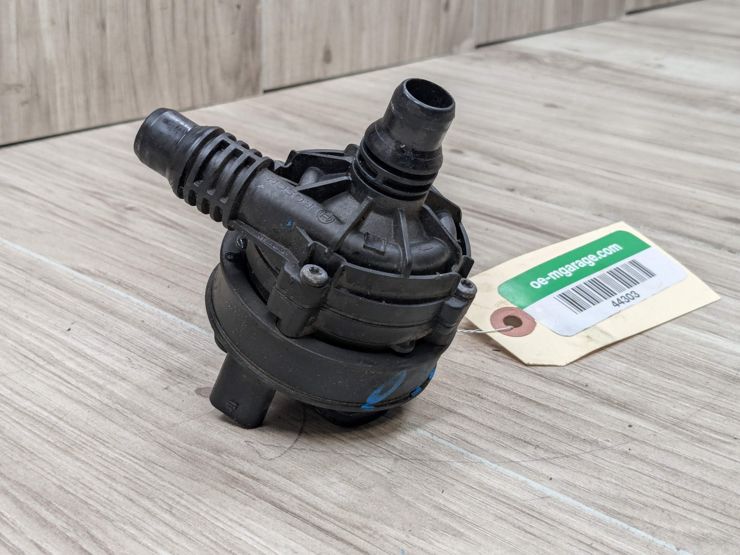 *OEM BMW G01 G05 G20 G22 G30 G42 G80 G82 G83 M3 M4 Engine Auxiliary Water Pump