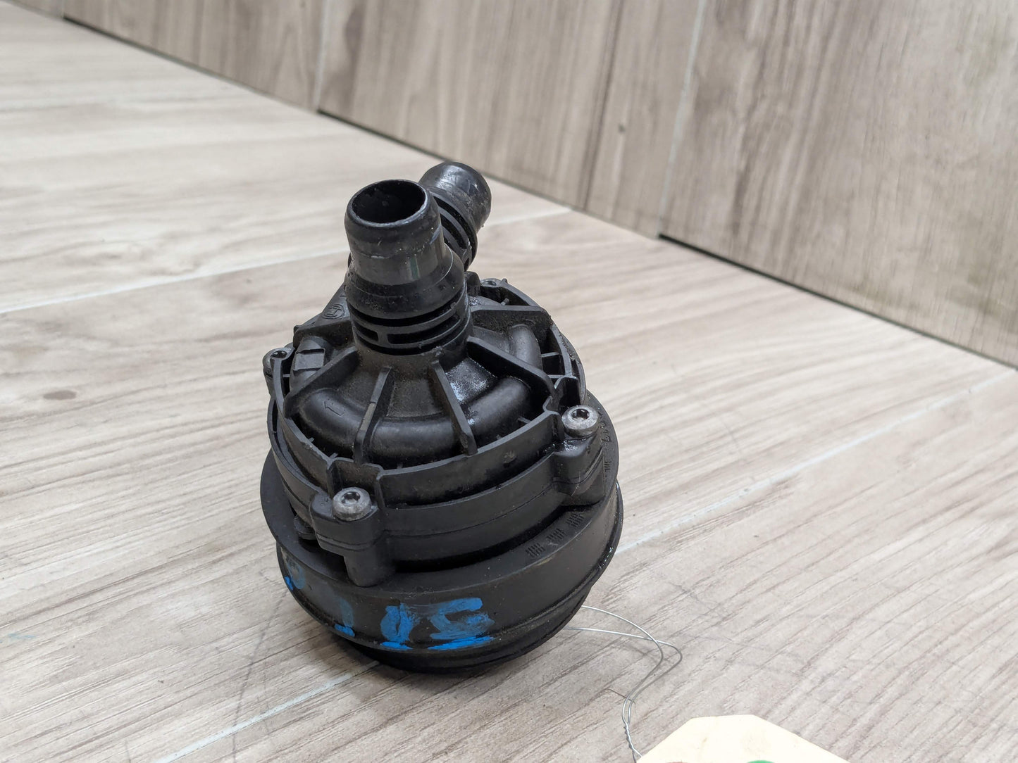 *OEM BMW G01 G05 G20 G22 G30 G42 G80 G82 G83 M3 M4 Engine Auxiliary Water Pump