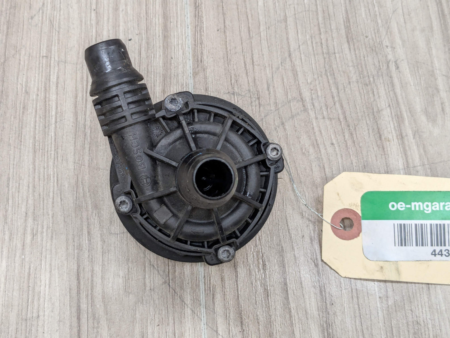 *OEM BMW G01 G05 G20 G22 G30 G42 G80 G82 G83 M3 M4 Engine Auxiliary Water Pump