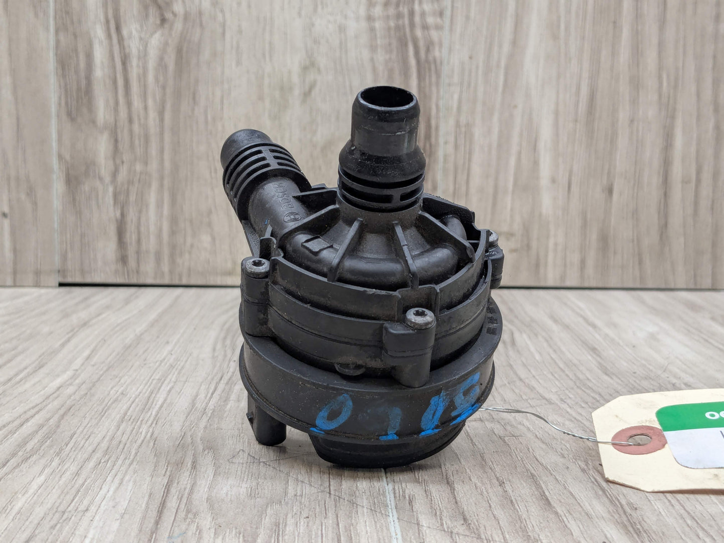 *OEM BMW G01 G05 G20 G22 G30 G42 G80 G82 G83 M3 M4 Engine Auxiliary Water Pump