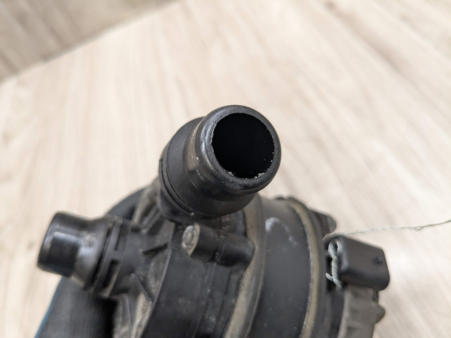 OEM BMW G01 G05 G20 G22 G26 Engine B46 B58 Auxiliary Electric Water Pump Cooling