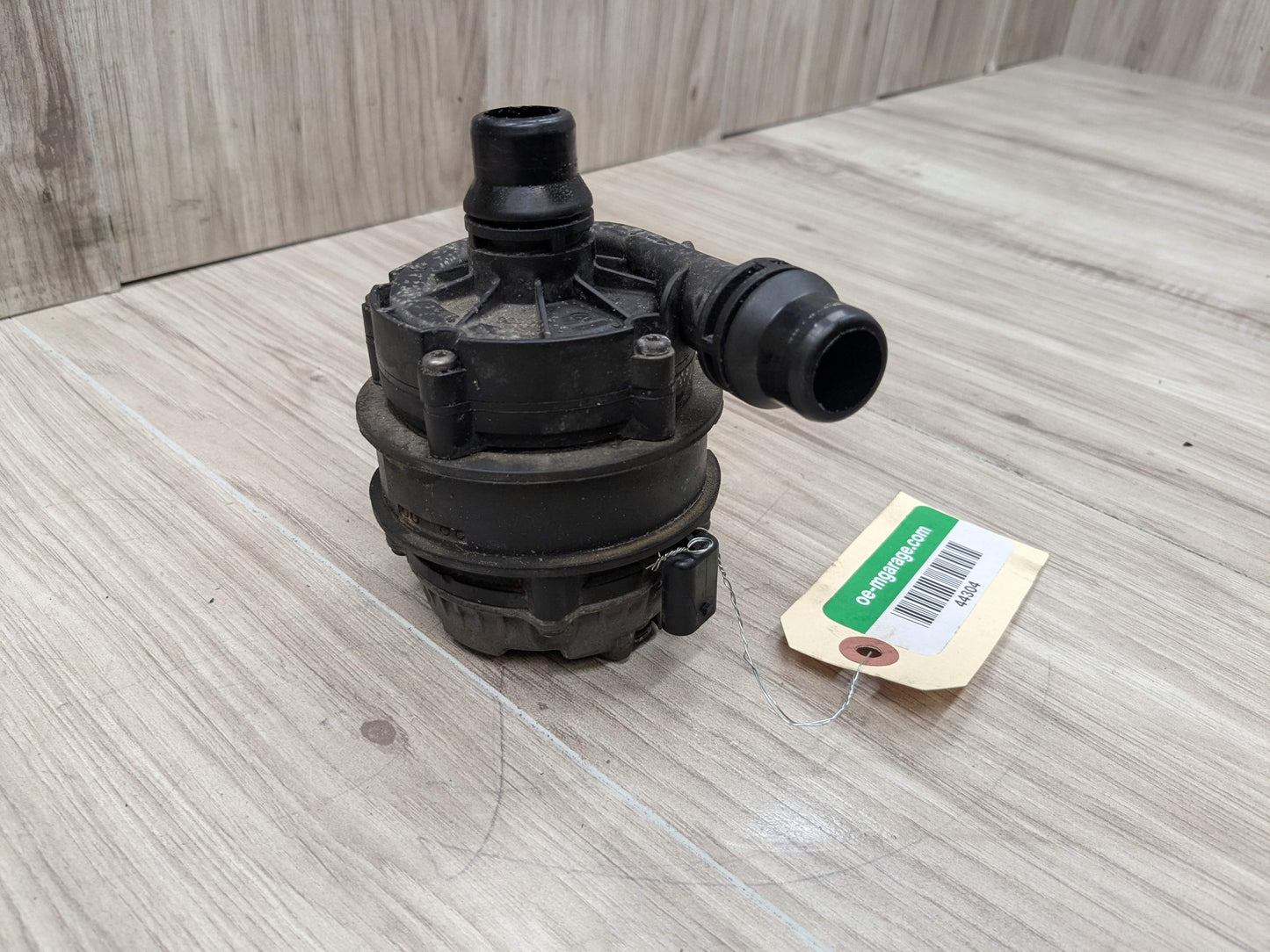 OEM BMW G01 G05 G20 G22 G26 Engine B46 B58 Auxiliary Electric Water Pump Cooling