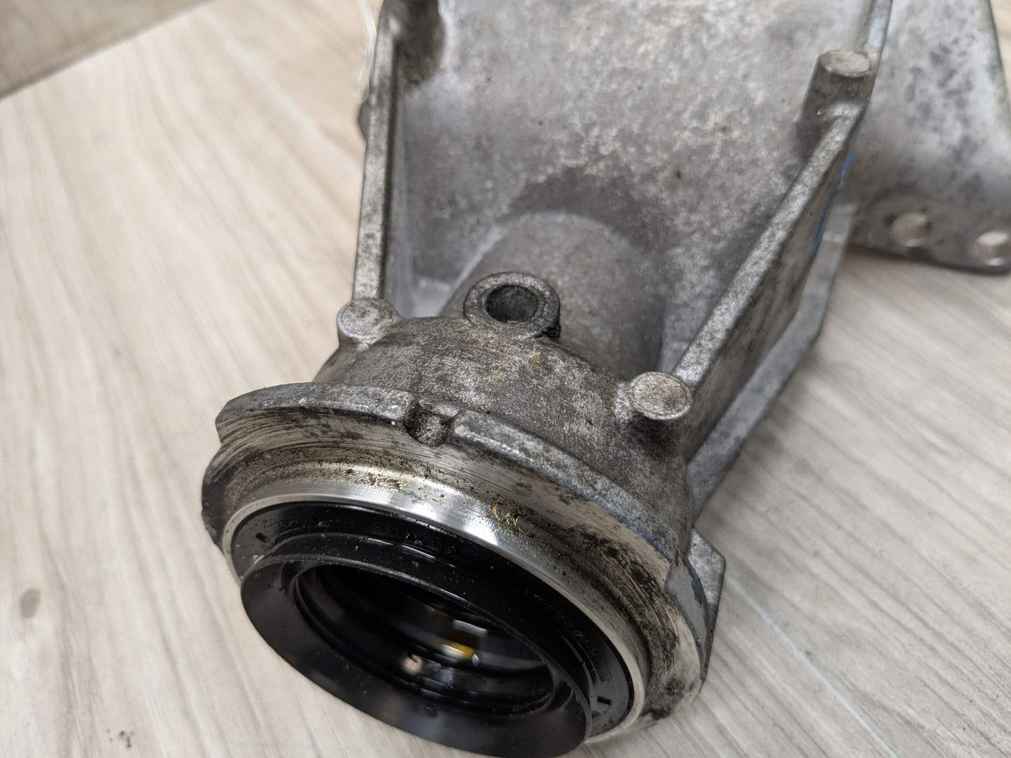 OEM BMW G01 G05 G12 G20 G26 G42 G80 Front Differential Axle Support Bracket